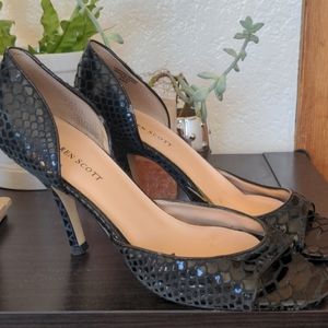 Karen Scott Black/blue scale heels